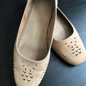 Aerosoles suede shoes